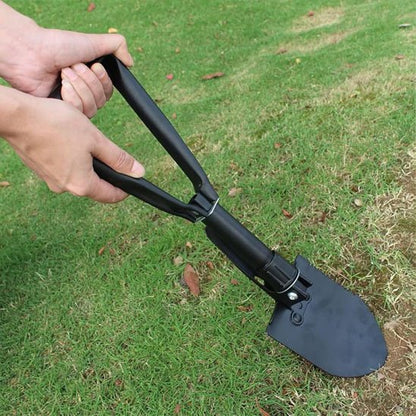 personne qui effonce la Pelle de jardin